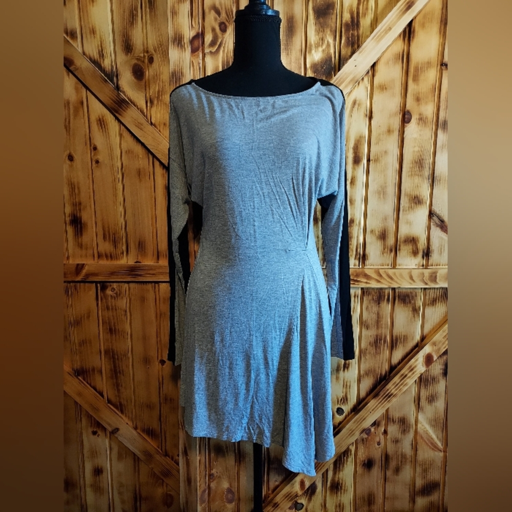 White House Black Market Black & white long sleeve tunic dress
